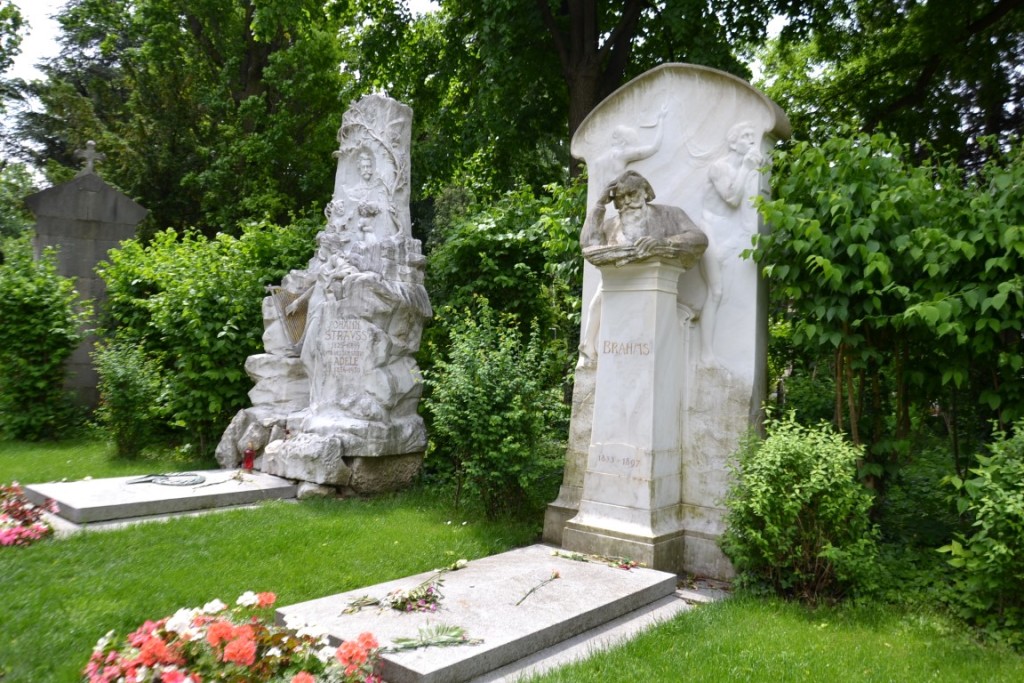 Strauss und Brahms am Zentralfriedhof