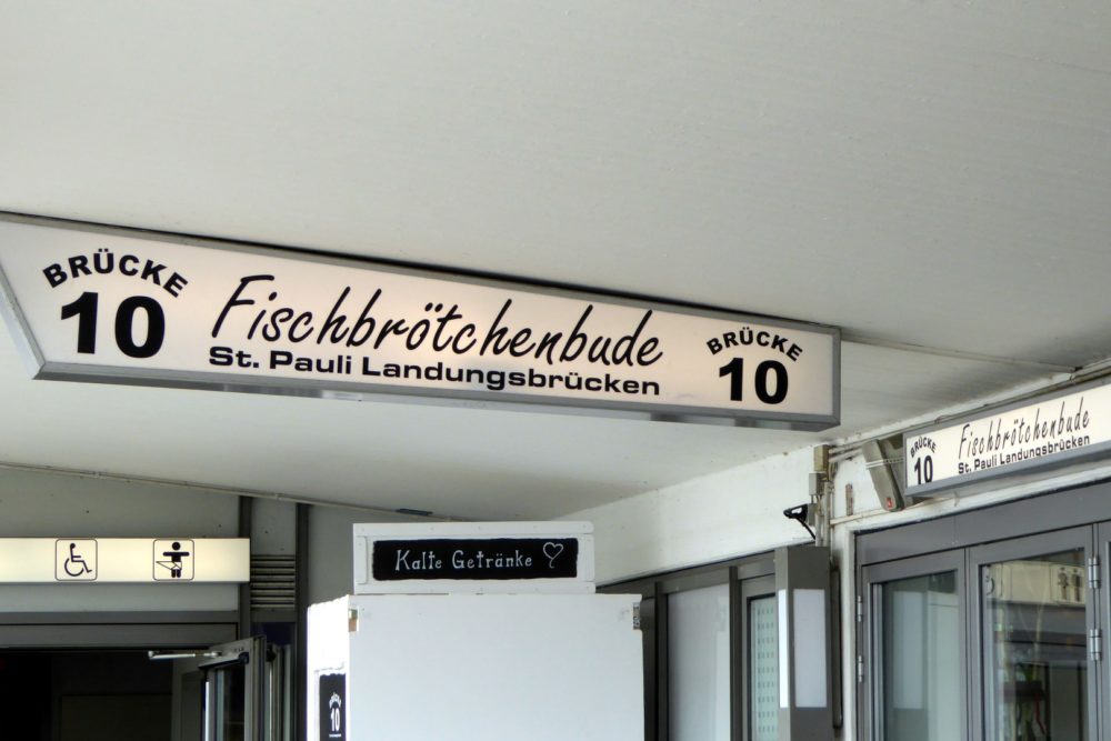 Fischbrötchenbude bei den Landungsbrücken