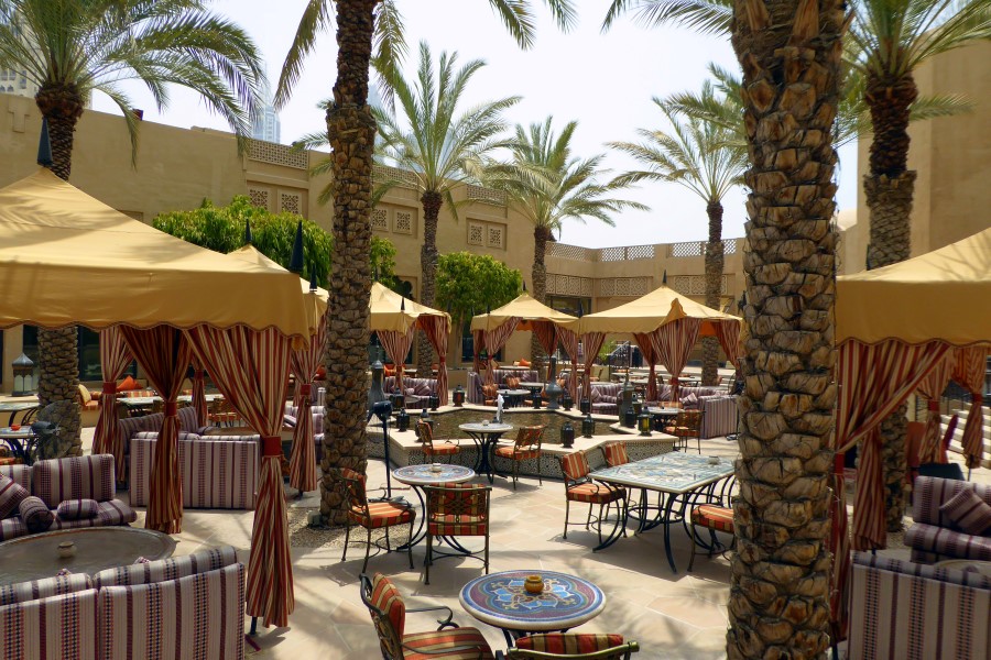 arabian-courtyard-royal-mirage