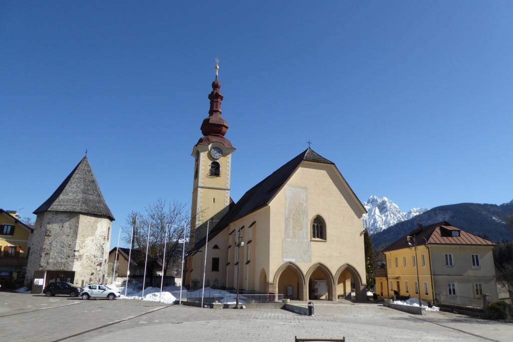 der Kirchenplatz von Tarvis