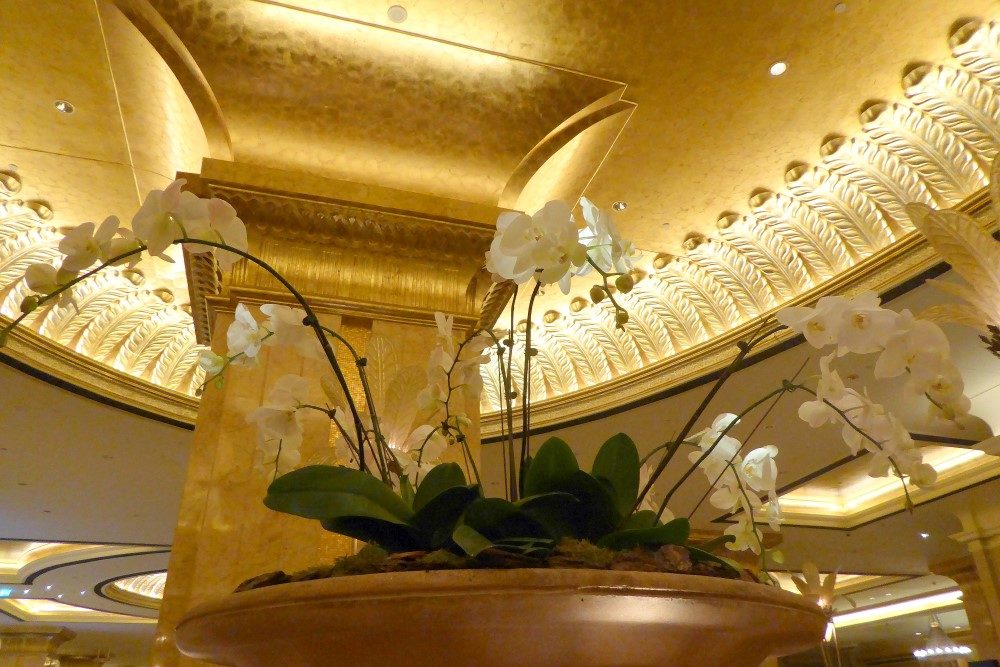 gold-emirates-Palace