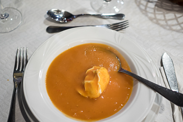 Suppe mit Ei Madeira