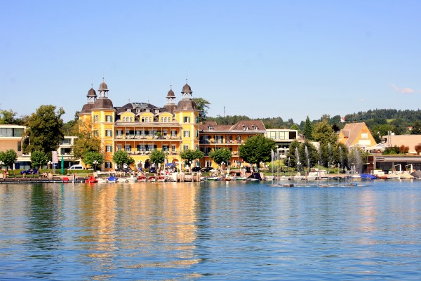 schlosshotel-velden