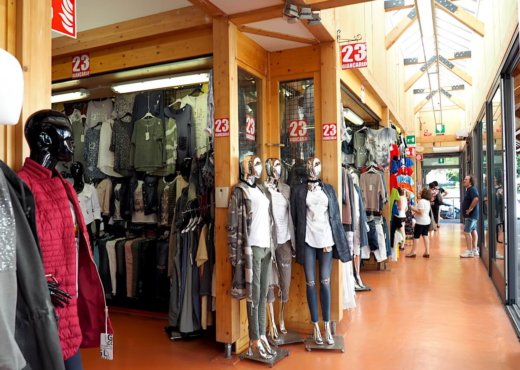 Bekleidung-Tarvis-Markt