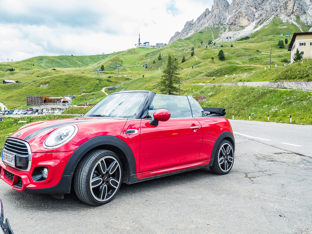 passo-gardena-mit-cabrio