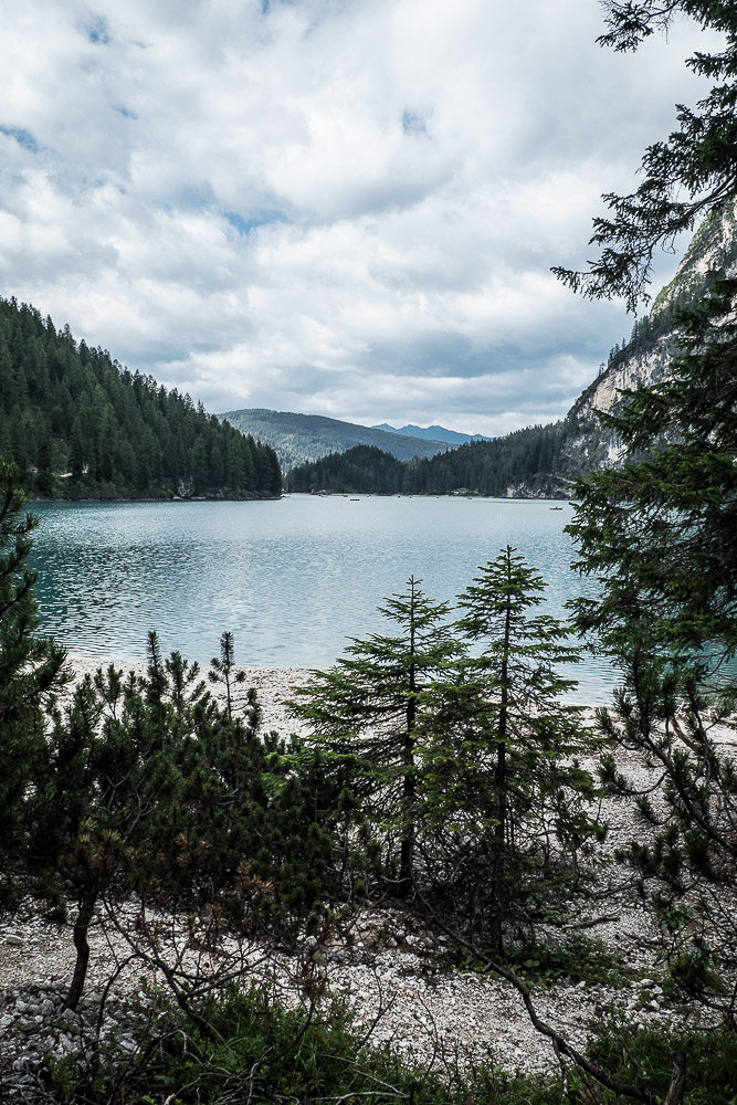 südseite-lago-di-braies