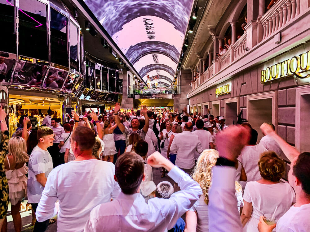 white-night-msc
