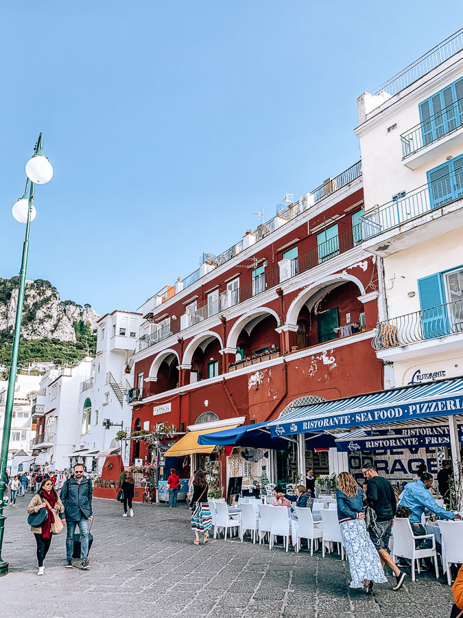 promenade-hafen-capri