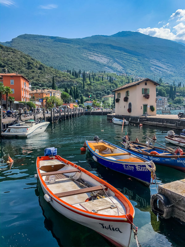 Spaziergang in der Bucht von Torbole bucht-torbole-urlaub-gardasee