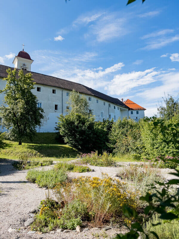 die angelegten Gärten von Stift St. Georgen am Längsee